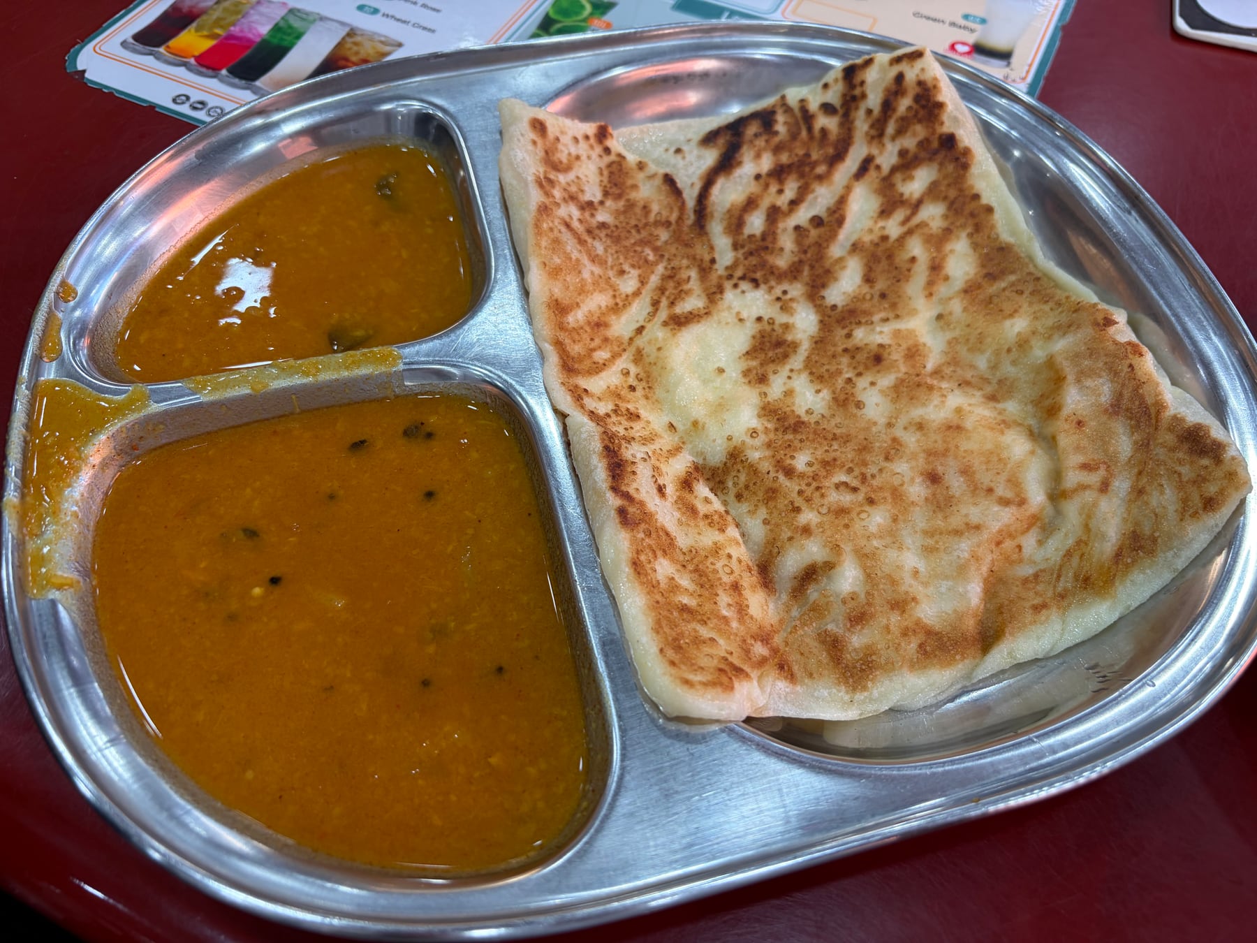 チーズナンと豆カレー