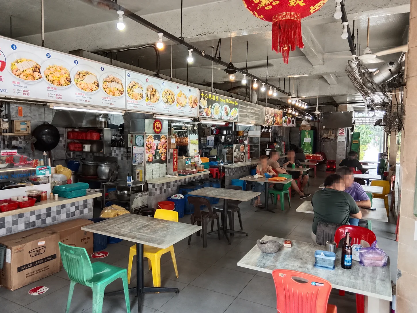Lorong 18周辺のローカルなコーヒーショップ