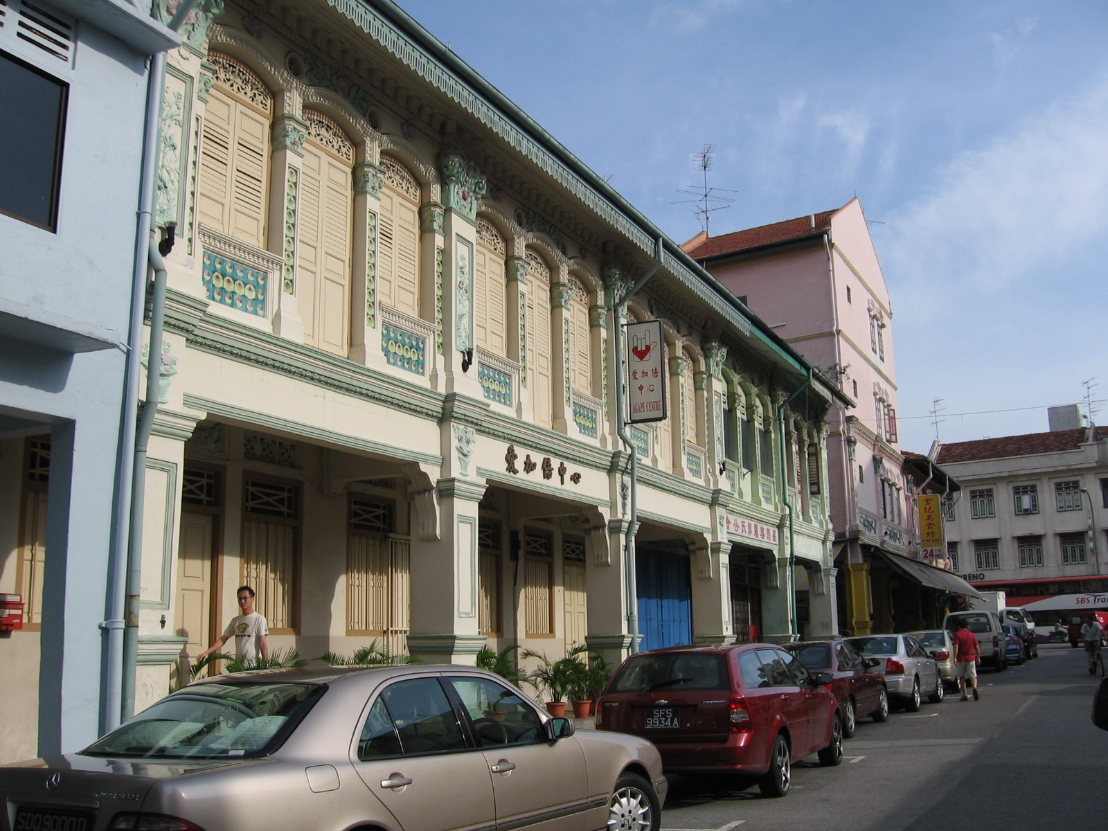 Lorong 11 Geylangの細い通りとショップハウス