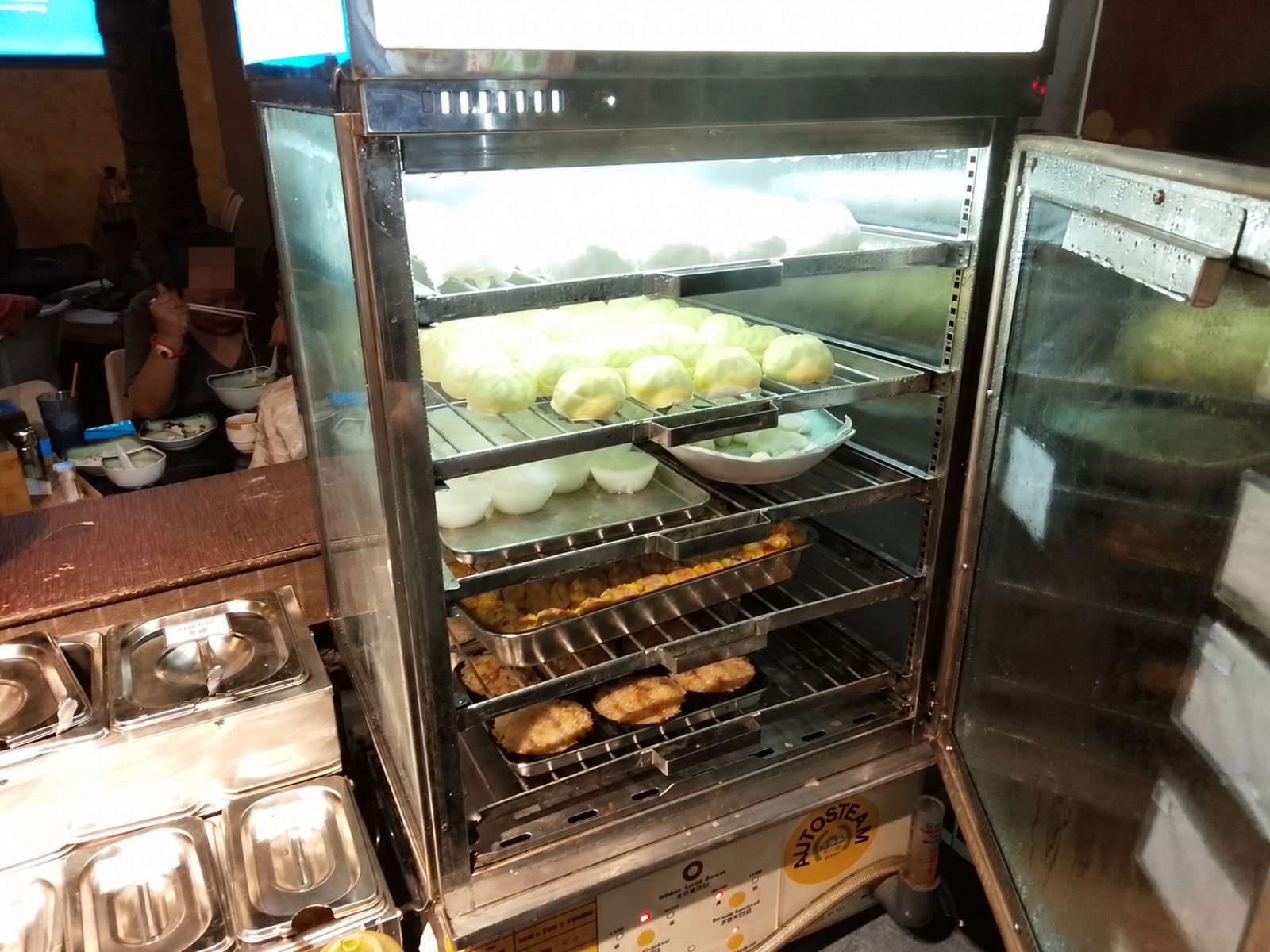 22時15分以降に並んでいた温かい軽食