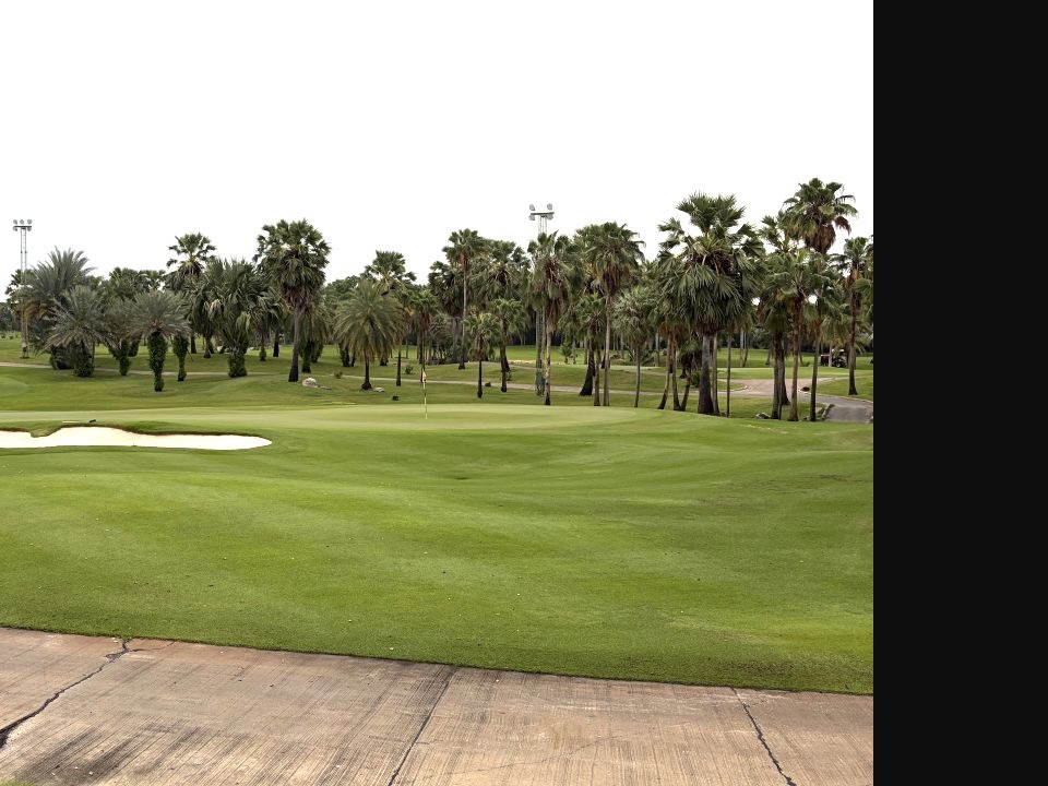 Suwan Golf Country Clubのグリーンとバンカー
